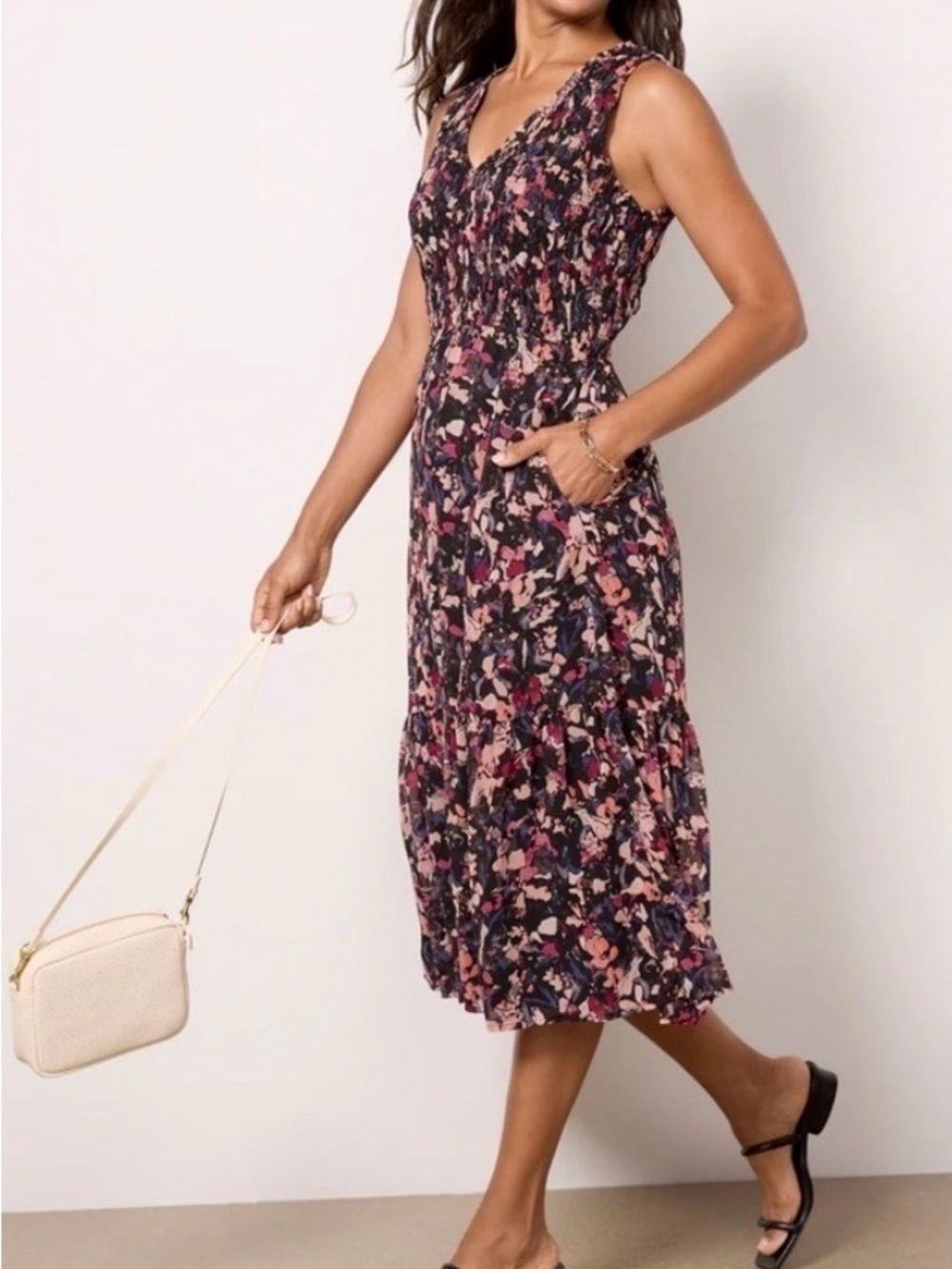Evereve Amelia Midi Dress in a Size Large - NWT!